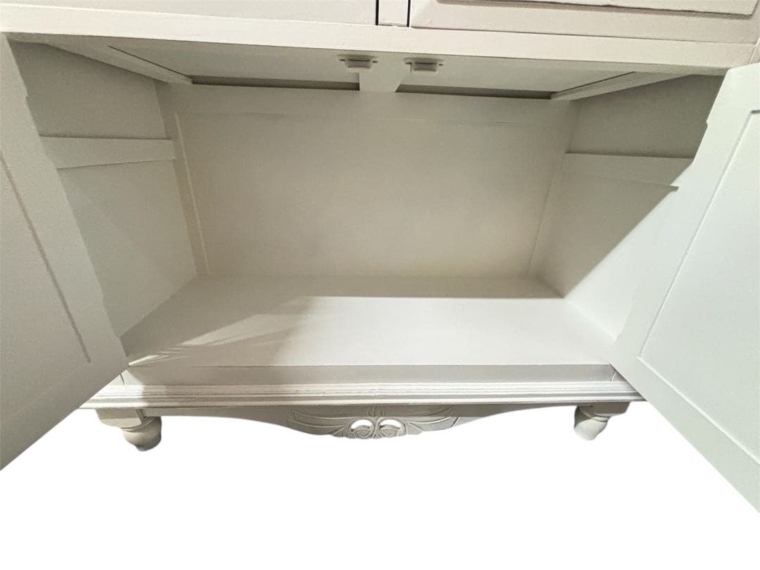 シャビーシック　アンティーク　ロココ　キャビネット　サイドテーブル　猫脚　飾り棚