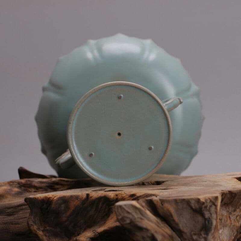 宋汝窯青釉双鳳蓮花燭台は古擬宋代出土古磁器古玩骨董収蔵置物を作った