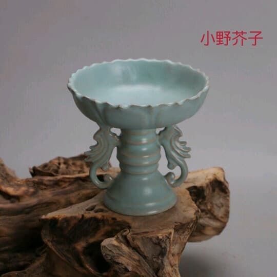 宋汝窯青釉双鳳蓮花燭台は古擬宋代出土古磁器古玩骨董収蔵置物を作った