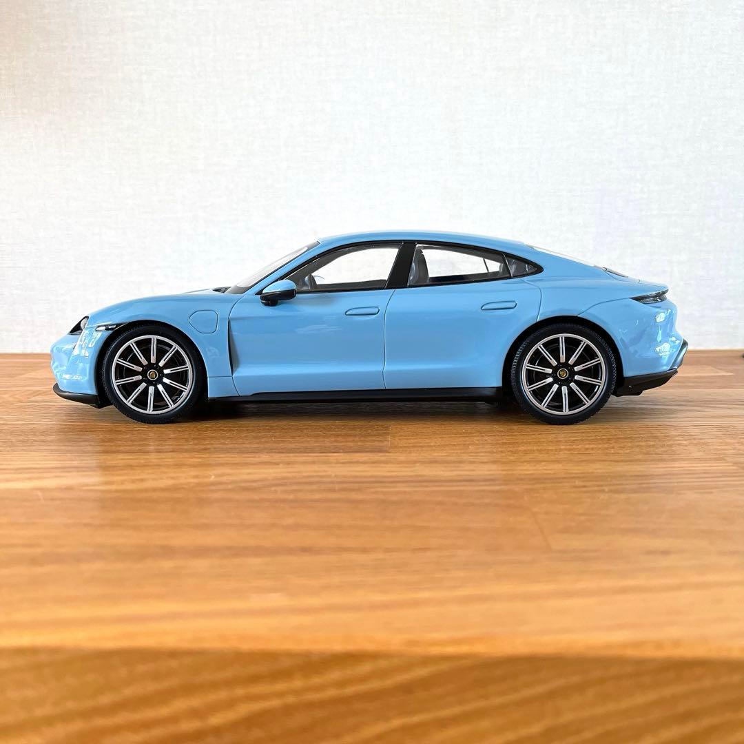 【ミニカー 美品 希少】ミニチャンプス 1/18 ポルシェ タイカン 4S