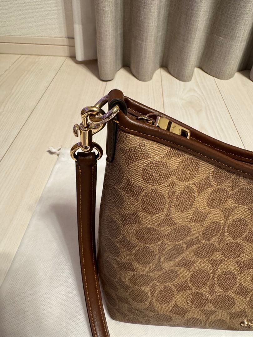 COACH コーチ、ロゴプリント ショルダーバッグ、ハンドバッグ