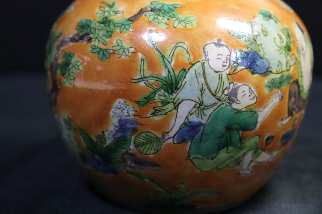 中国　黄釉小壺　人物　送料込み0719