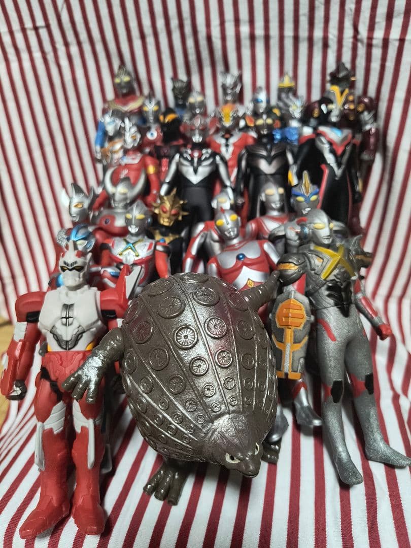 と*ぺ様 ウルトラマン・怪獣ソフビ89体セット