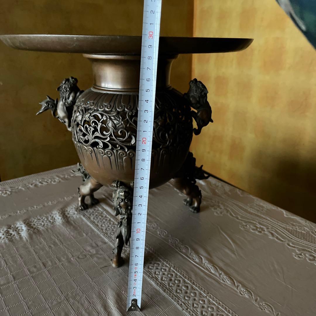 T*s様 ゲキレア透かし彫り　薄端　金属製　三つ足　華道具