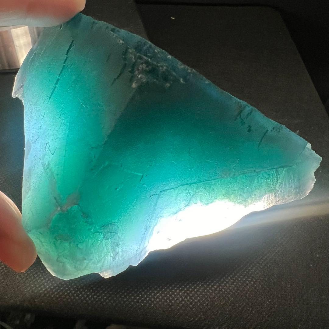 ヤオガンシャン☆ひたすらデカい。ゾーニングが綺麗なフローライトです