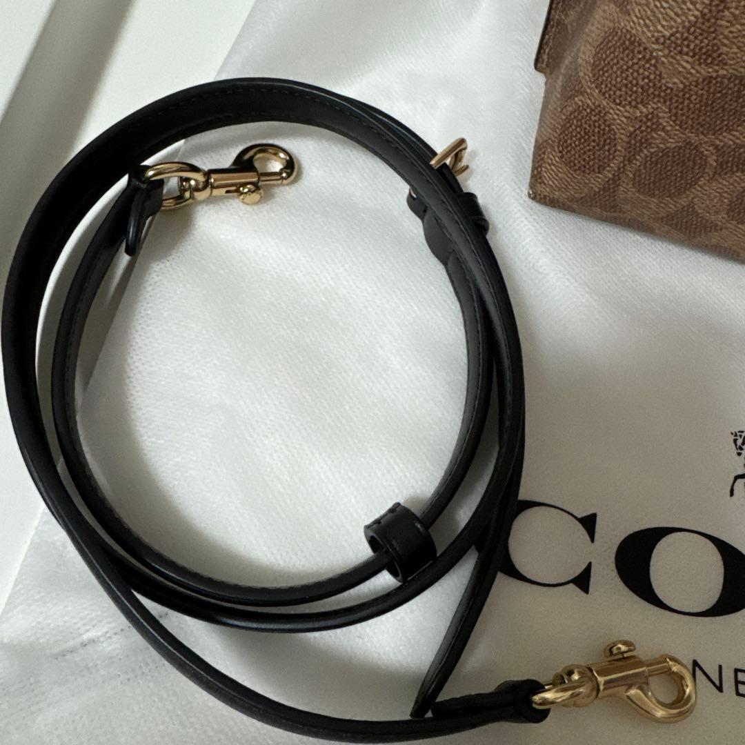 ピ*カ様 極美品　未使用に近い　coach シグネチャー　バッグ　ショルダー付き