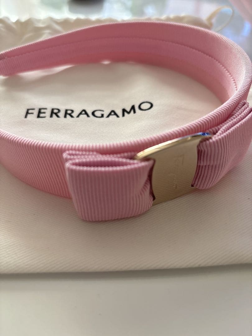【カトリーヌ】 FERRAGAMO ピンク ヘアバンド