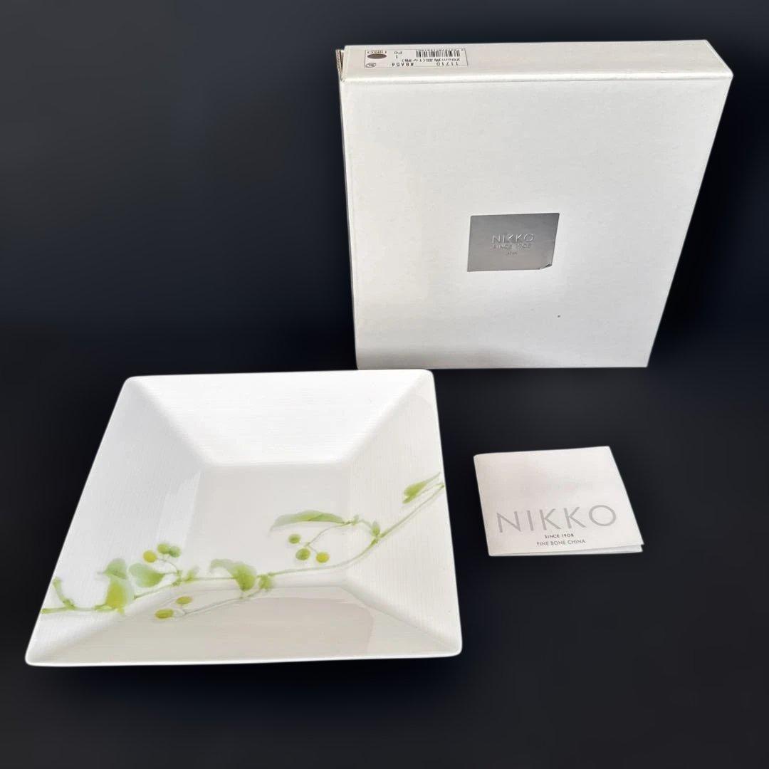 NIKKO 四角い陶器皿 緑の植物模様（箱付き） - メルカリ