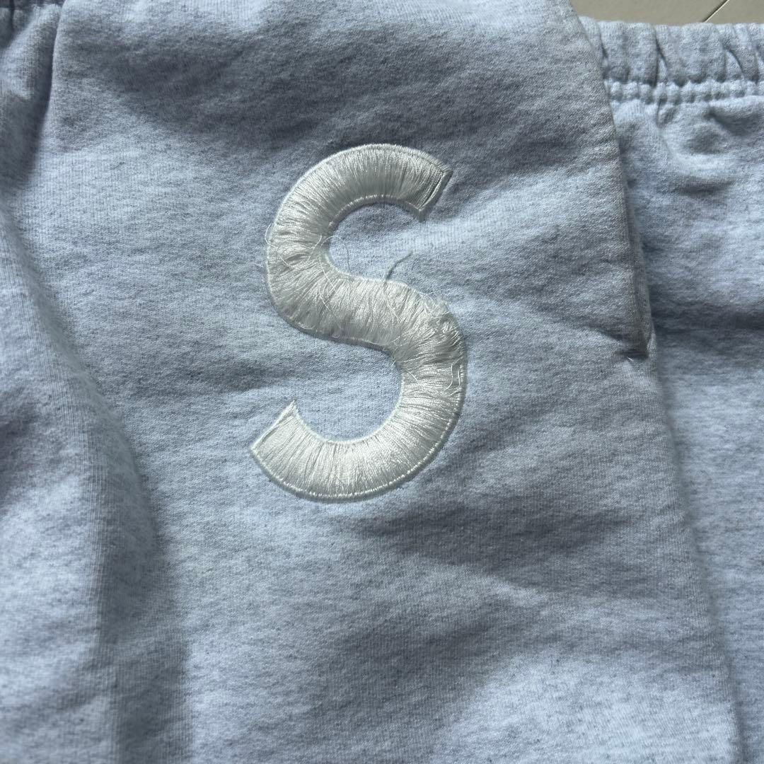 Supreme グレー スウェットパンツ Sロゴ