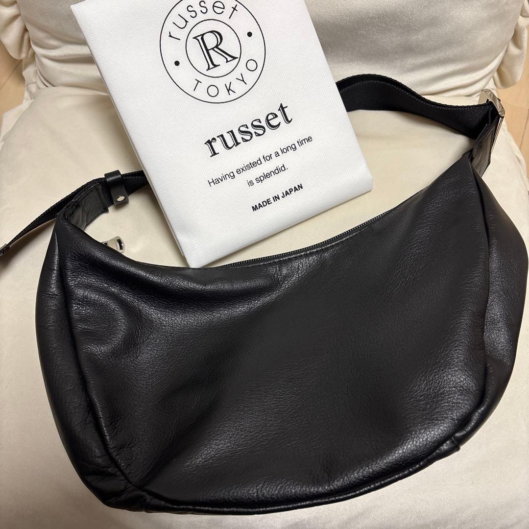 russet ソフトレザーラウンドショルダーバッグ