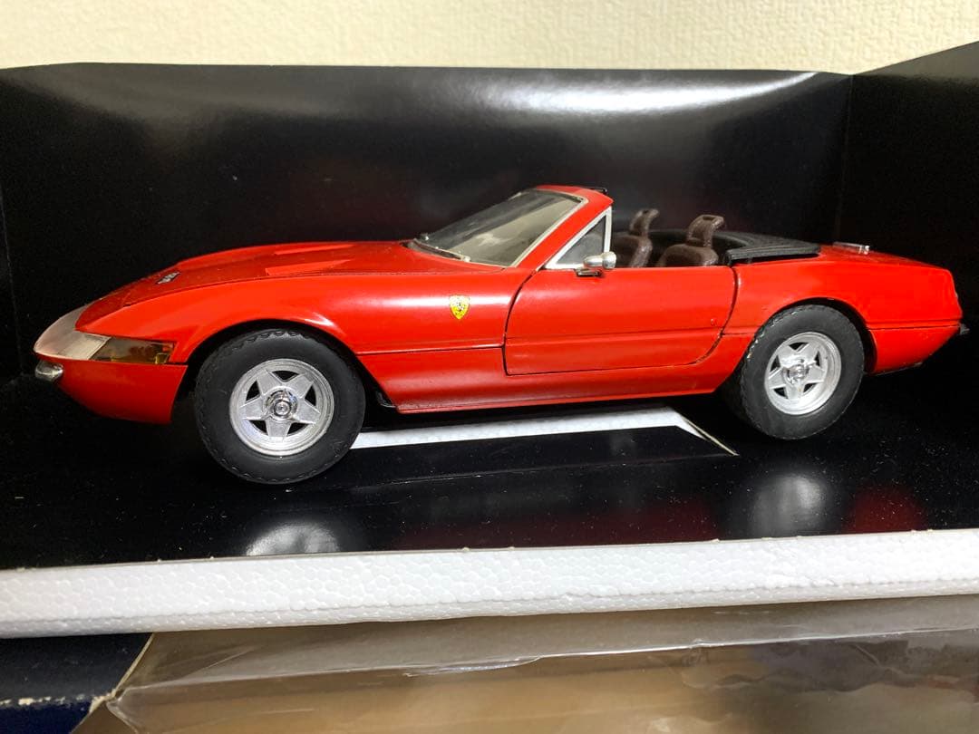 ソリド(仏)製 フェラーリ 365 GTSのダイキャスト　Réf. 8017