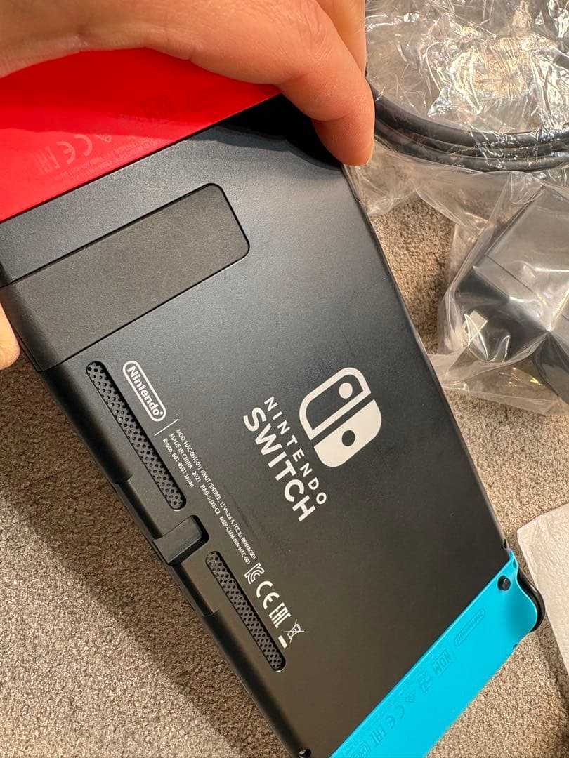 Nintendo Switch 赤のJoy-Conが外れやすい為ジャンク