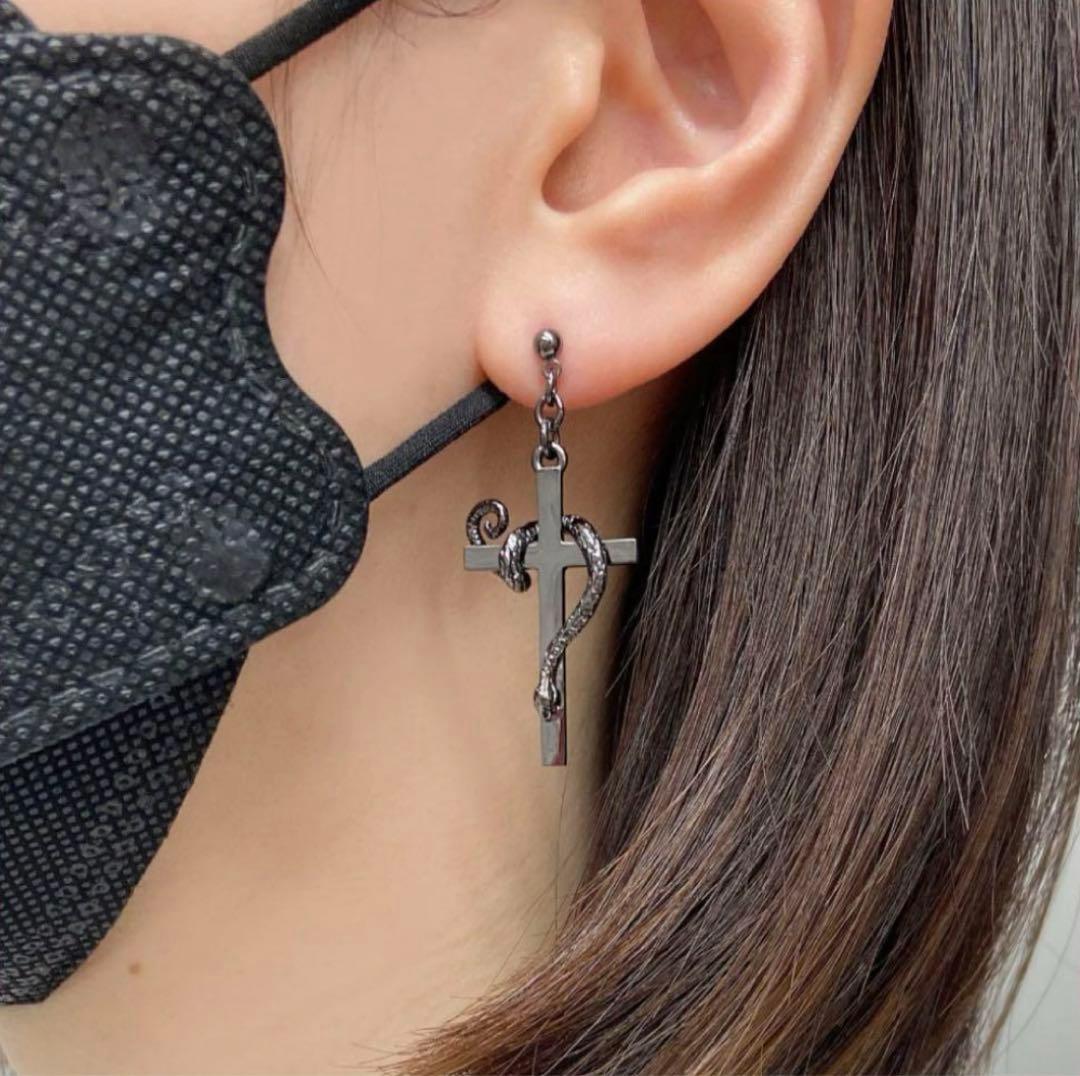 HYDE SNAKE PIERCE 蛇十字ピアス - メルカリ