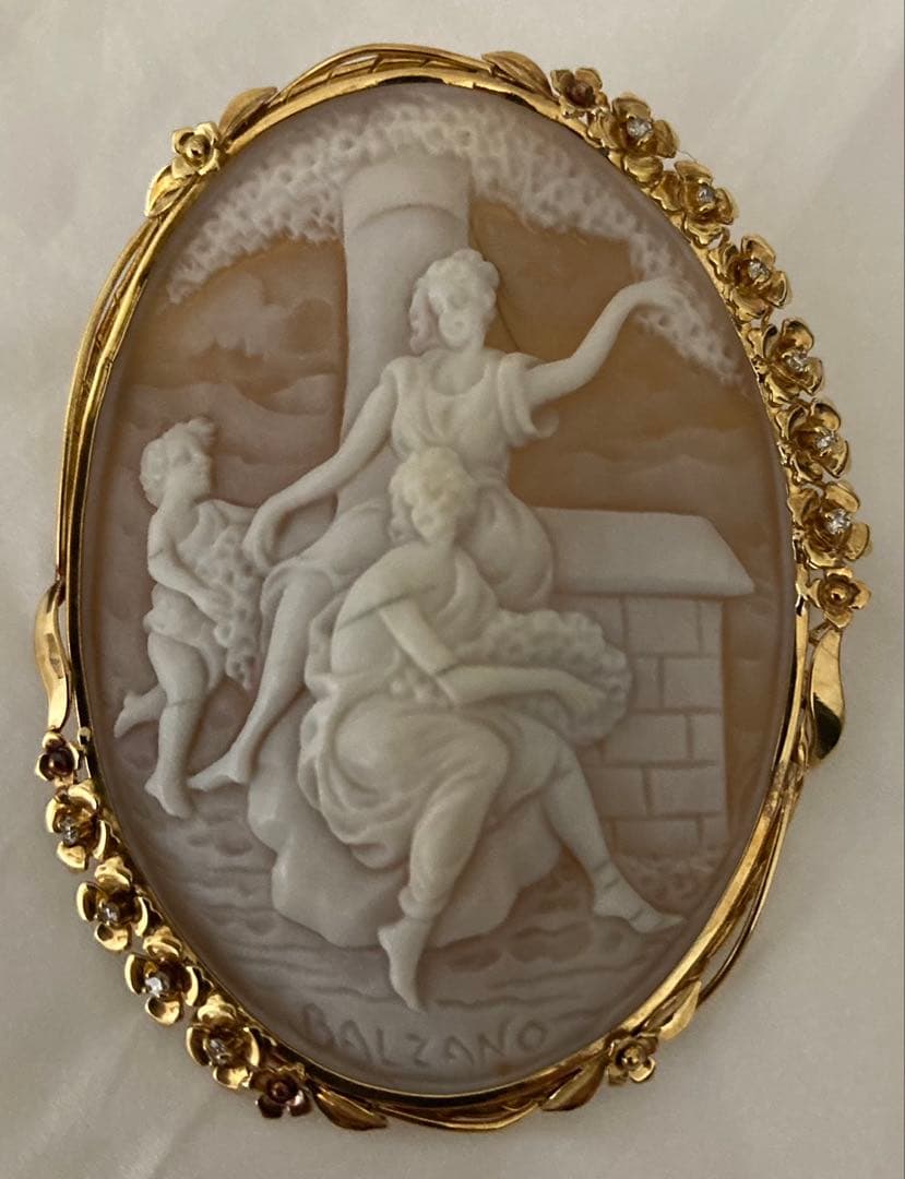 バルザーノ カメオ シェル製 ゴールド枠 Amazon | サードニクス シェルカメオ ブローチ 18金イエローゴールド