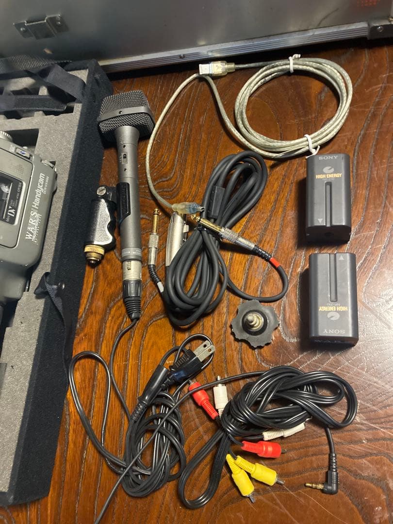 SONY DCR-VX1000 ハンディカム 本体とアルミケース