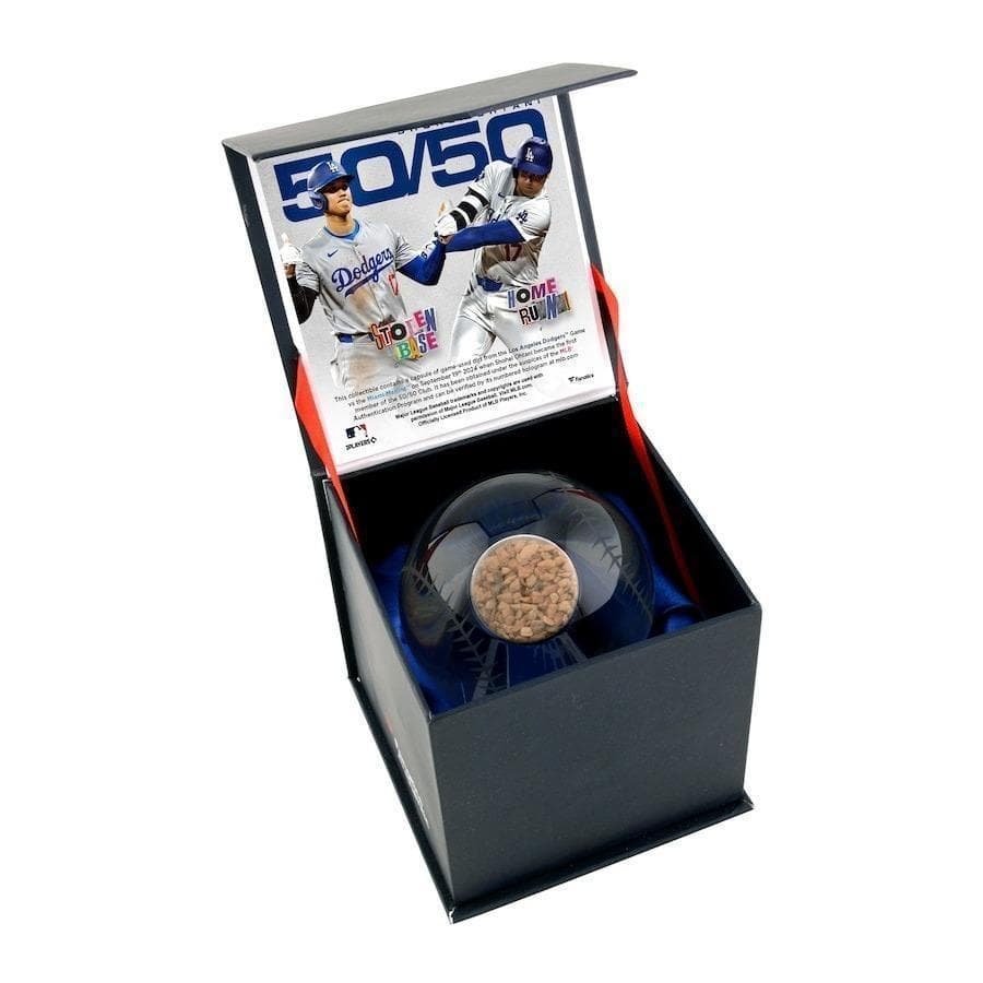 大谷翔平 50-50記念 クリスタル 野球ボール ゲーム使用済みの土付き