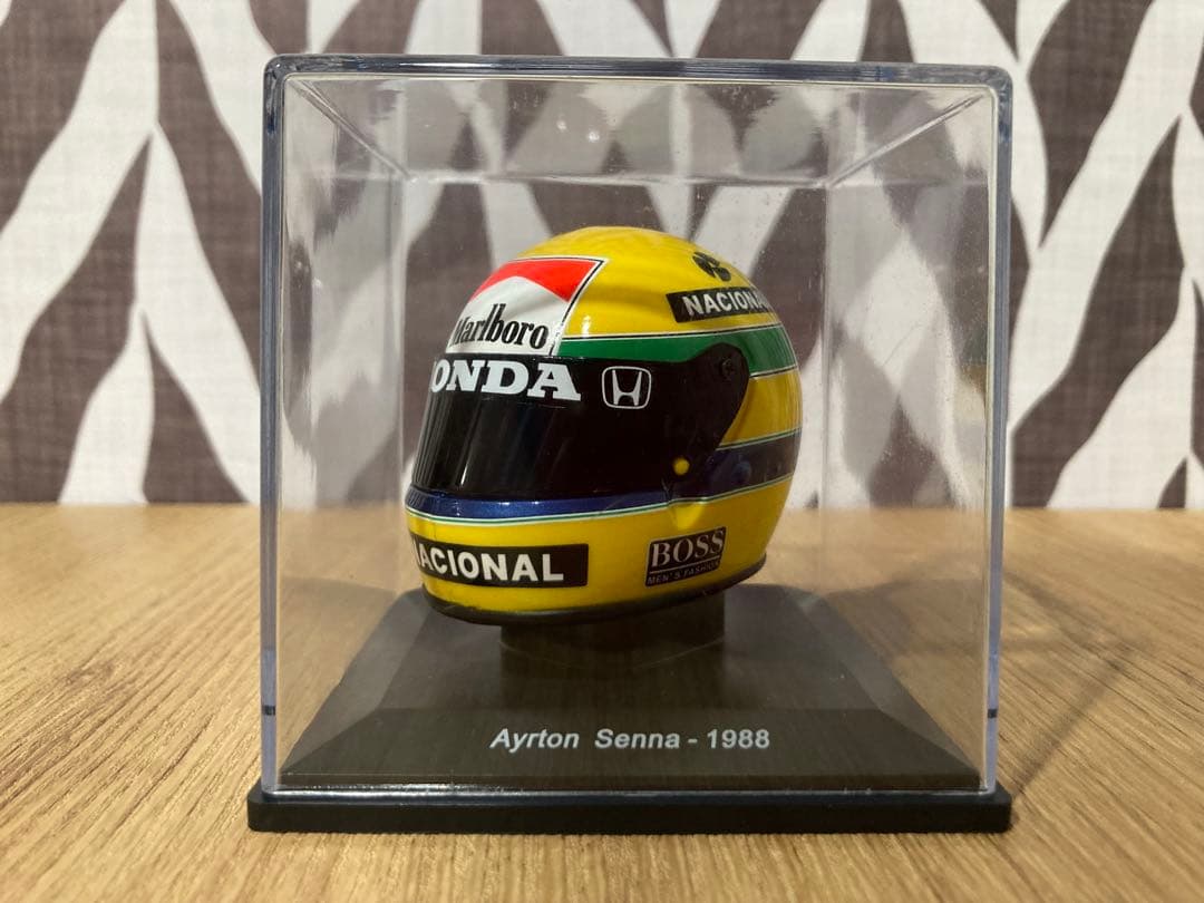 超激レア　マルボロ仕様　アシェット　1/5 セナ　ヘルメットコレクション 超激レア マルボロ仕様 デアゴスティーニ 1/5 ヘルメットコレクション セナ