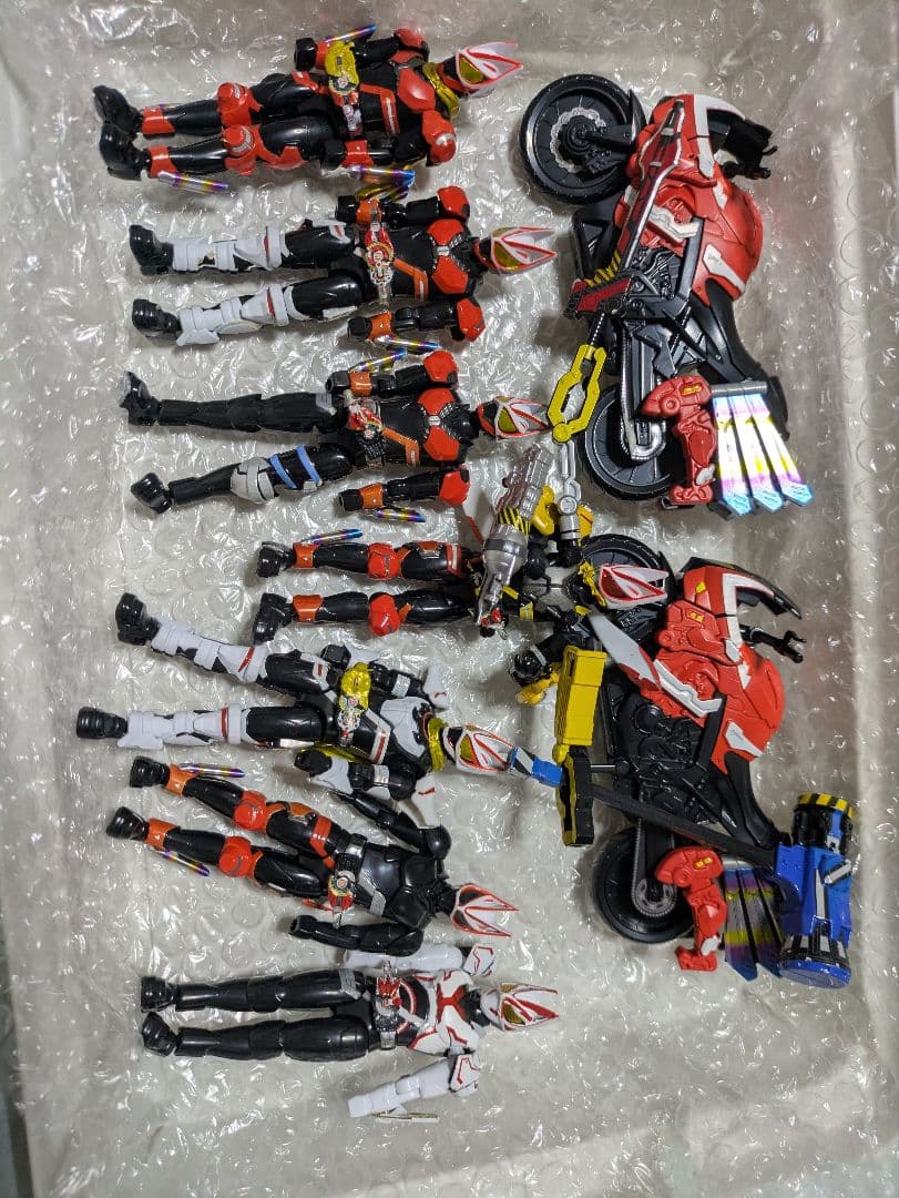 2月中限定出品装動ギーツ75体まとめ売りセット - メルカリ