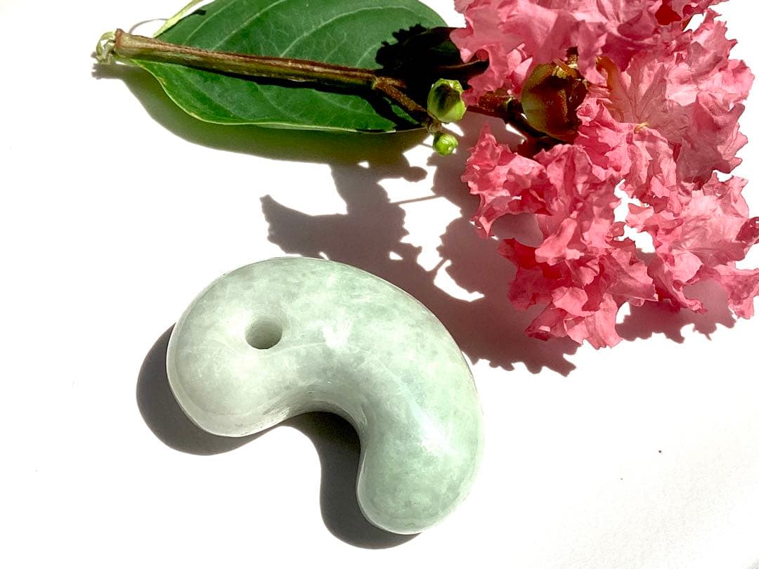 ✳摩訶不思議**吉祥開運 糸魚川翡翠小滝産*勾玉 守護石に