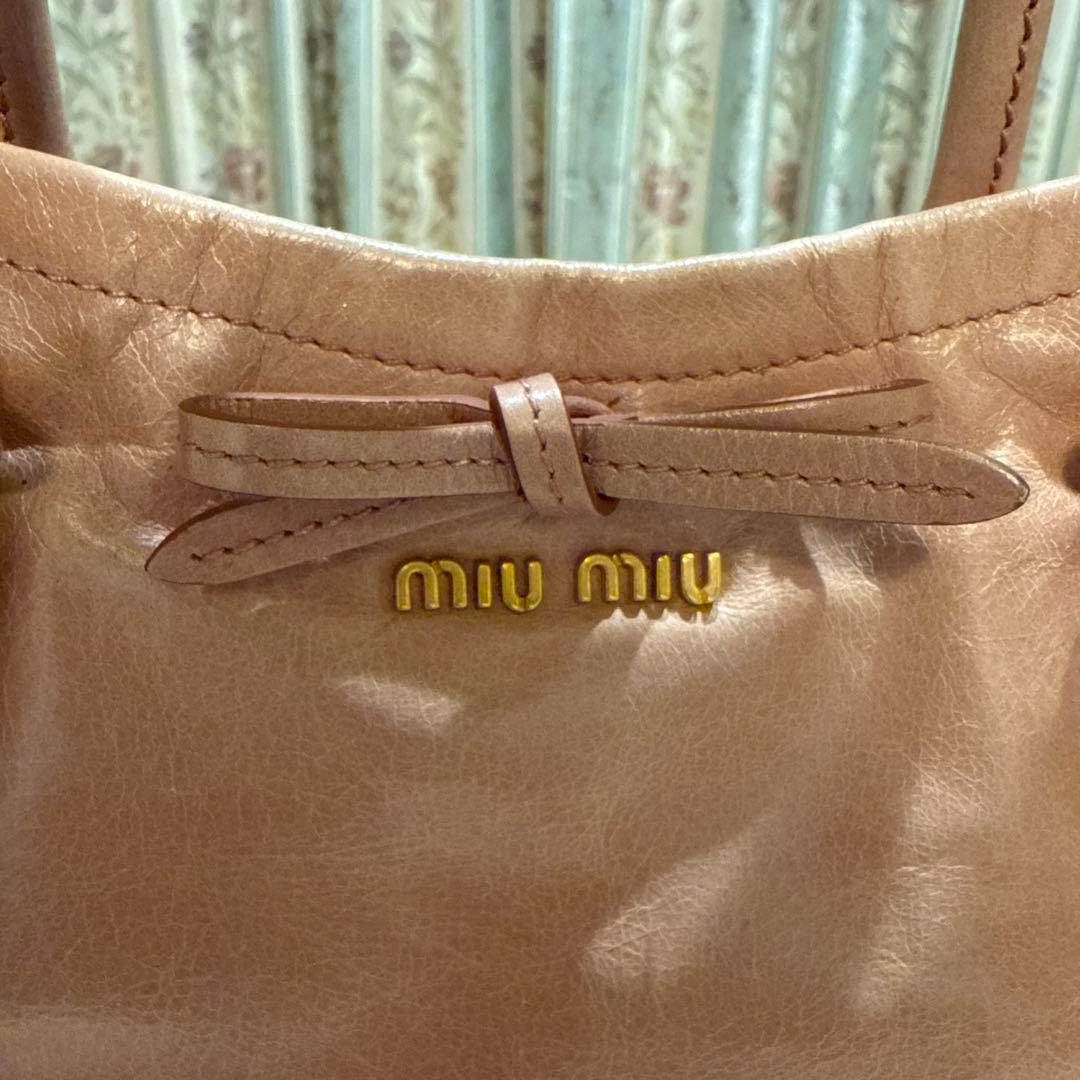 miu miu ピンク ハンドバッグ