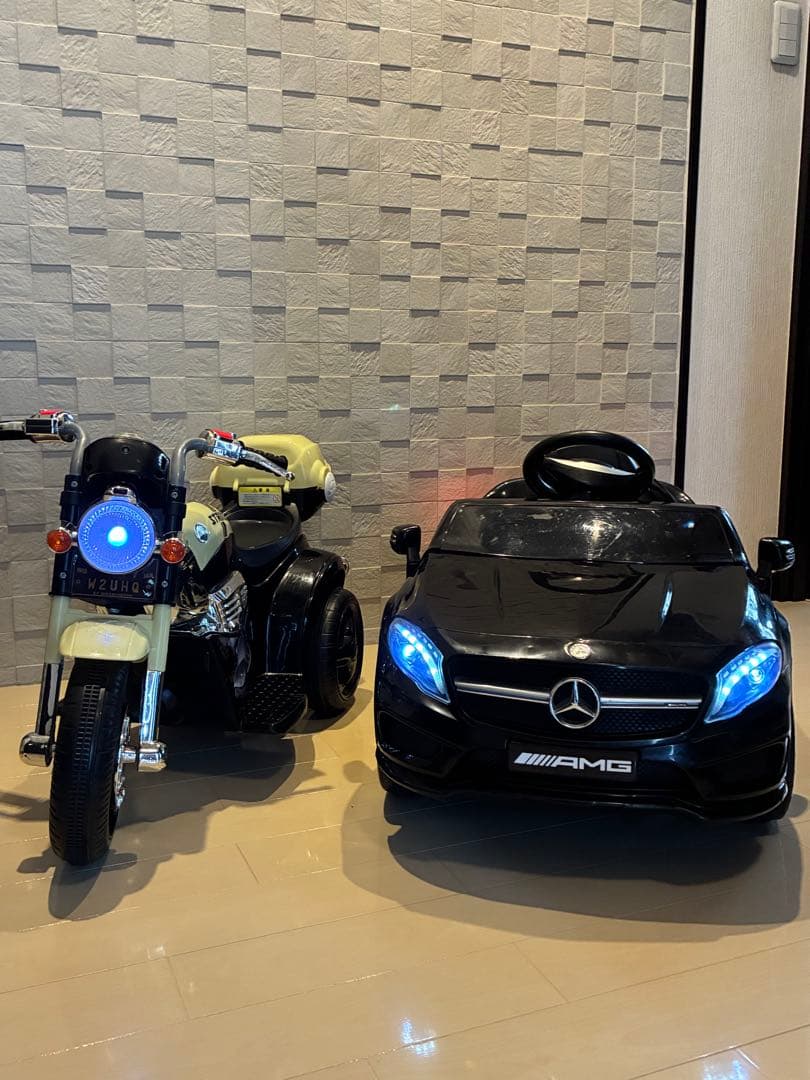 AMG バイクと車のセット LEDライト付き