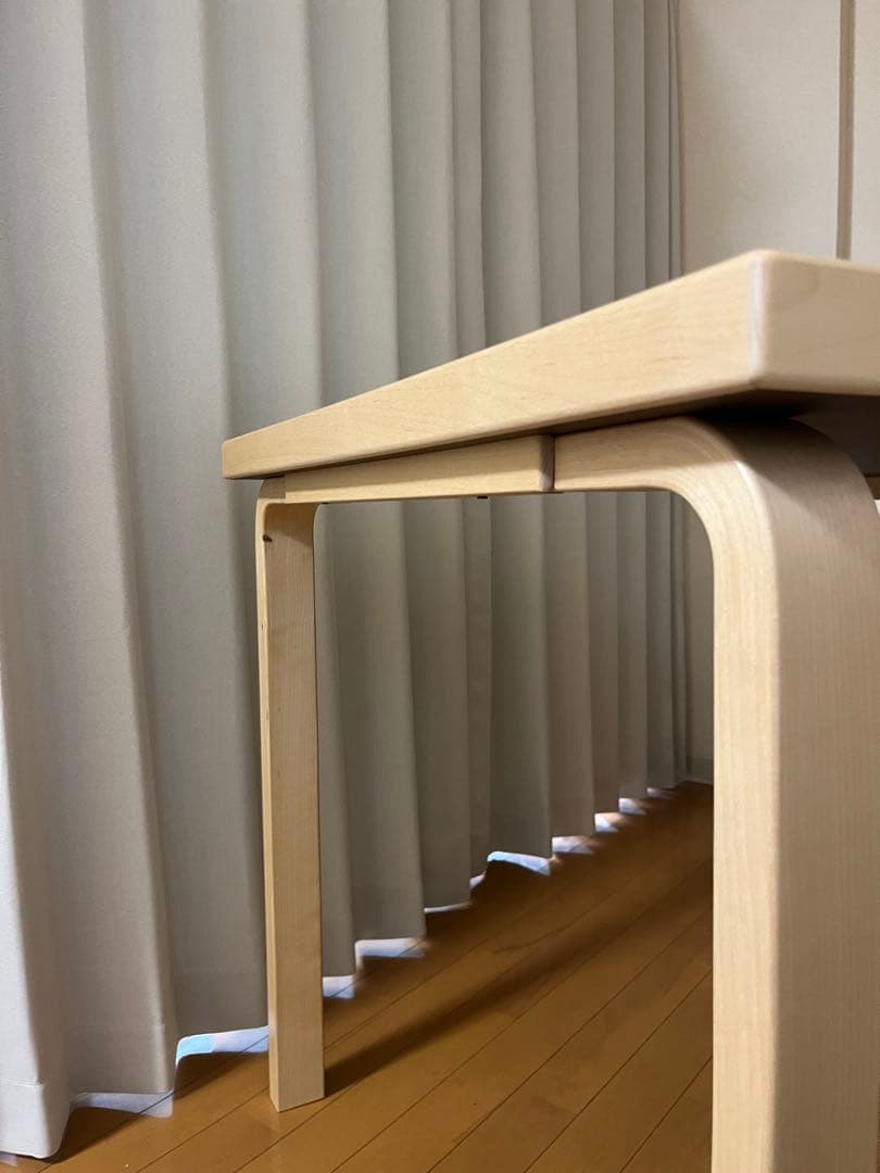 【00.020907】artek 81C テーブル　ホワイトラミネート