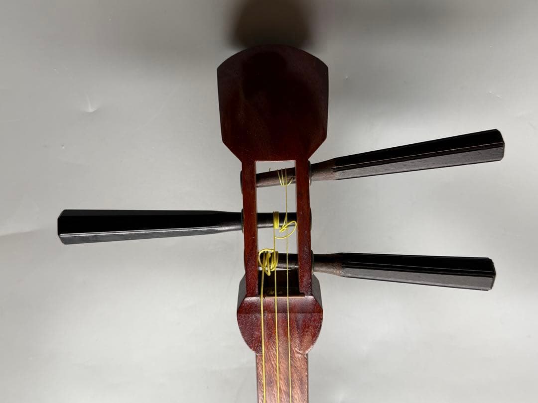 三味線 動物皮 良コンディション 堅牢トランクケース付 フルセット