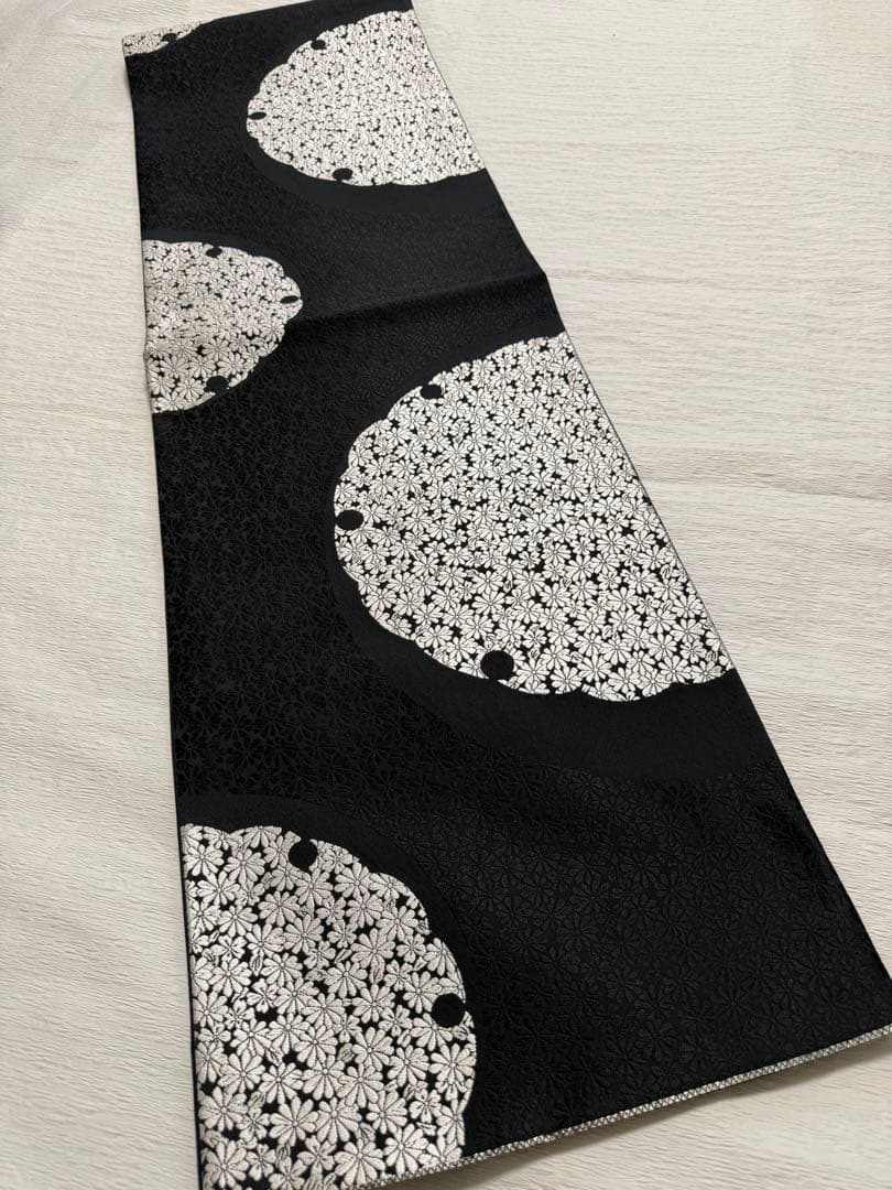 m-47 雪輪 菊 正絹 袋帯 黒地 極美品 袋帯 新古品・中古品を