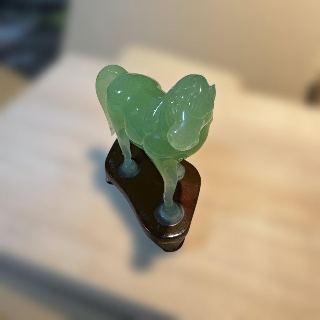 硝子工芸品 馬の彫刻 木製台座付き - メルカリ