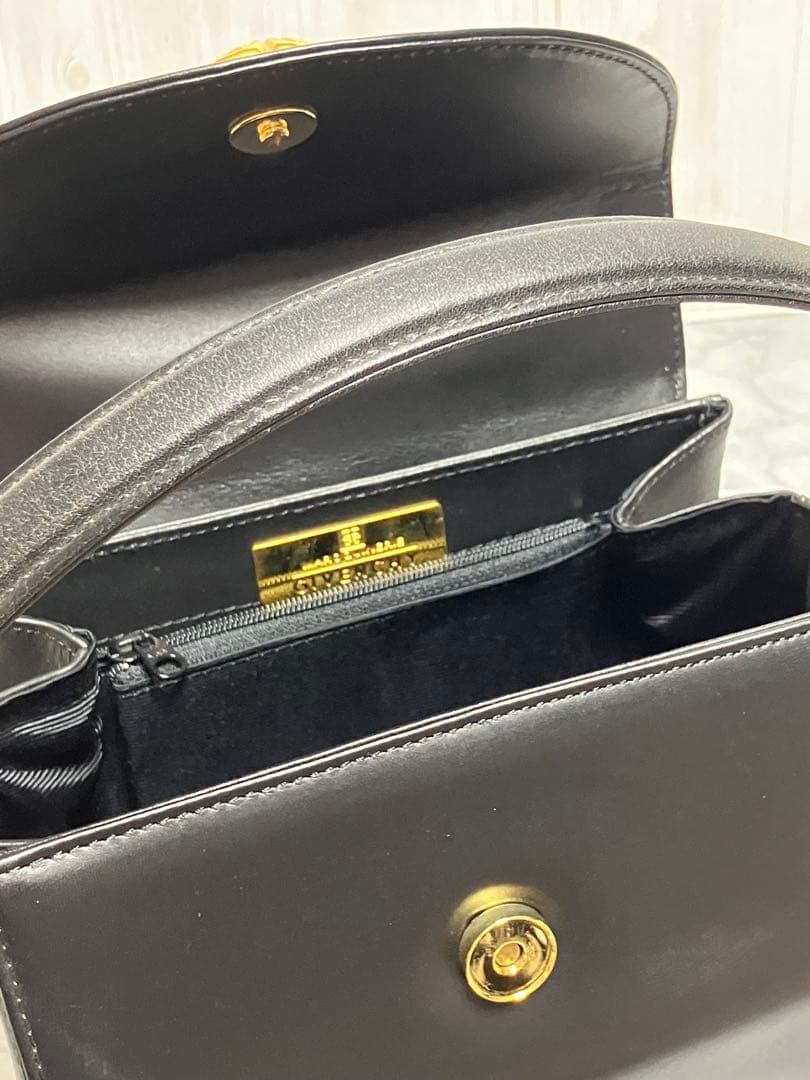 新品未使用　ジバンシー　4Gロゴ　金具付け替え可　フォーマル　ハンドバッグ