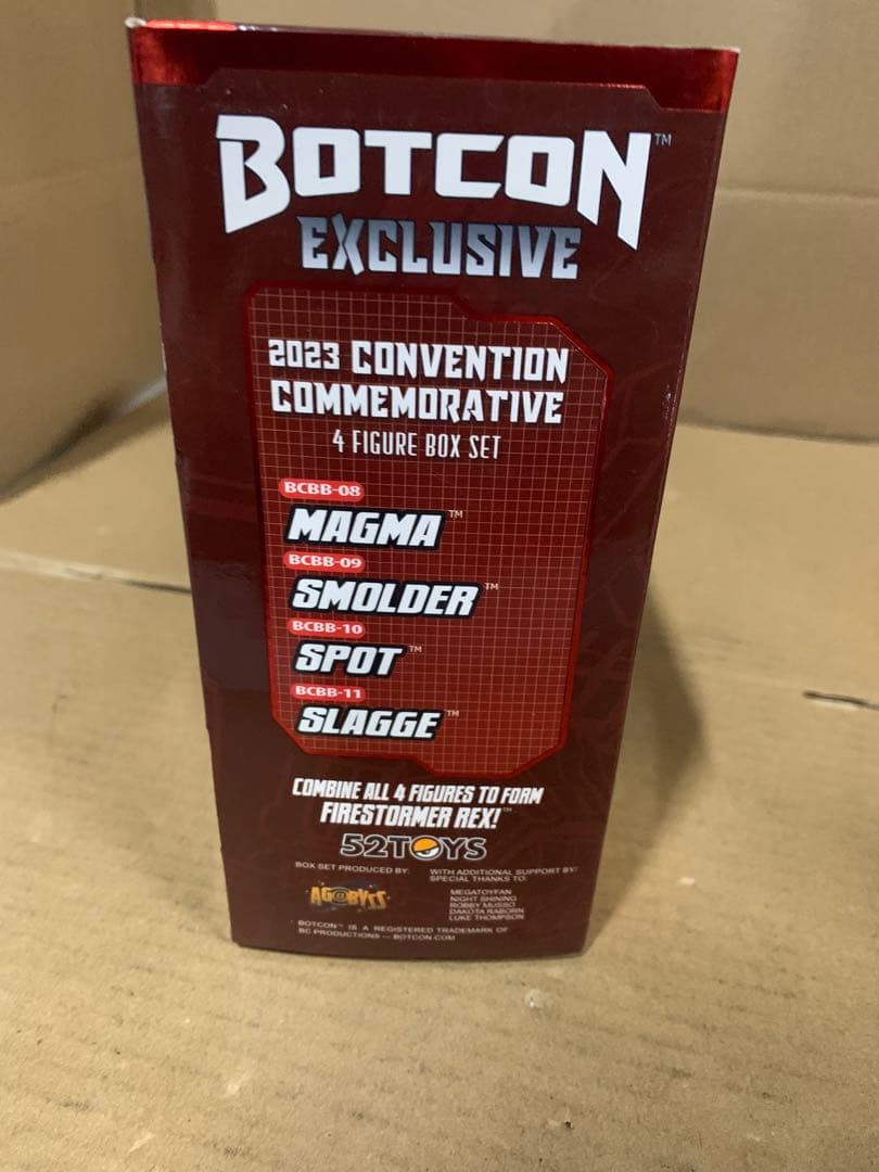 BOTCON限定品「犬の四体セット」変形おもちゃ 四体のロボットは合体可能