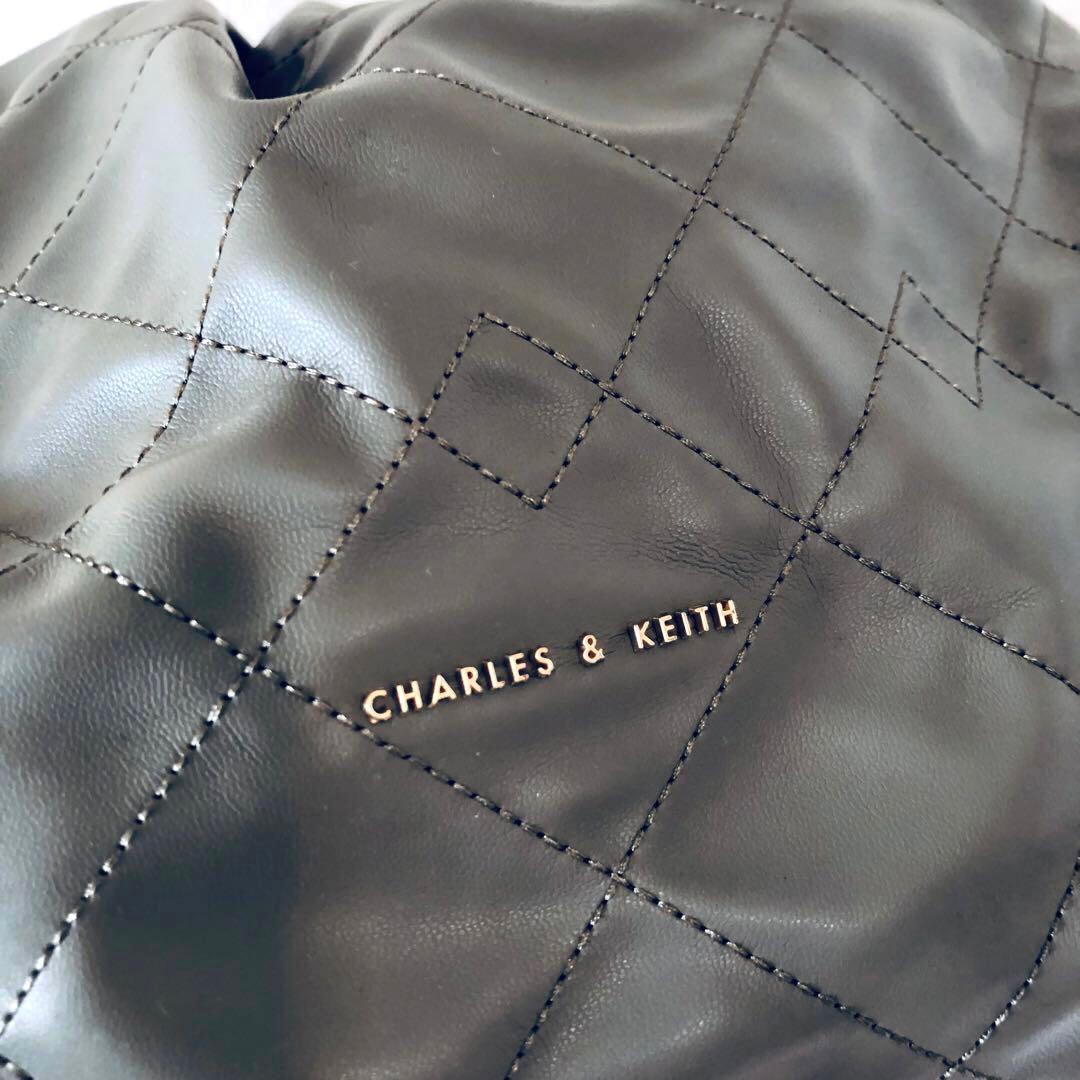 CHARLES & KEITH Duo ブレードチェーンハンドルホーボーバッグ