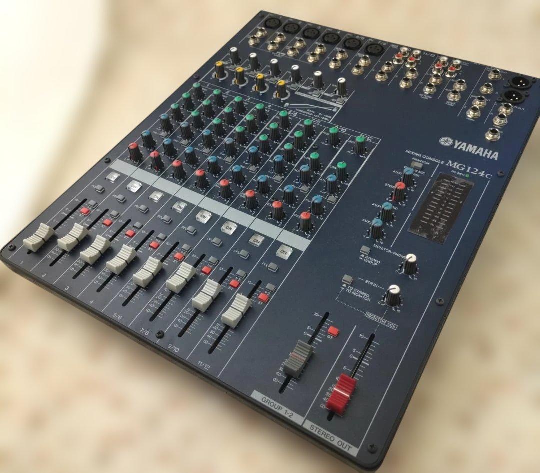 美品　YAMAHA MG124c アナログミキサー 12チャンネル　動作ＯＫ