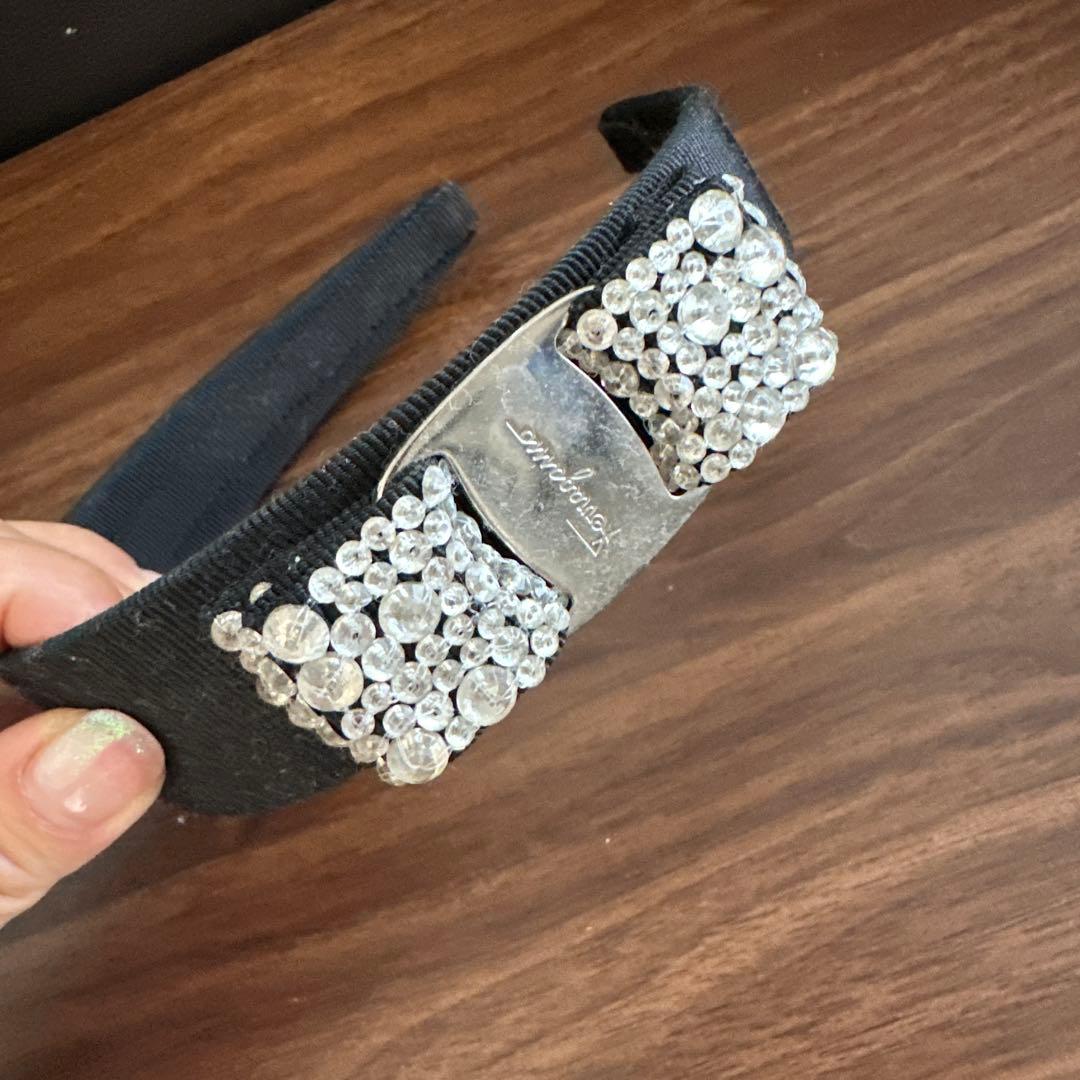 フェラガモストーン付きリボン ブラックカチューシャ