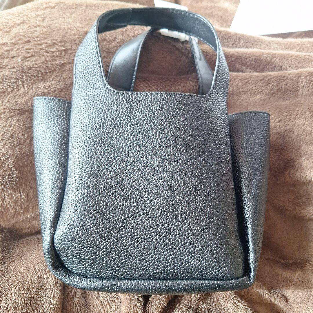 PRADA ノベルティ黒 レザーハンドバッグ