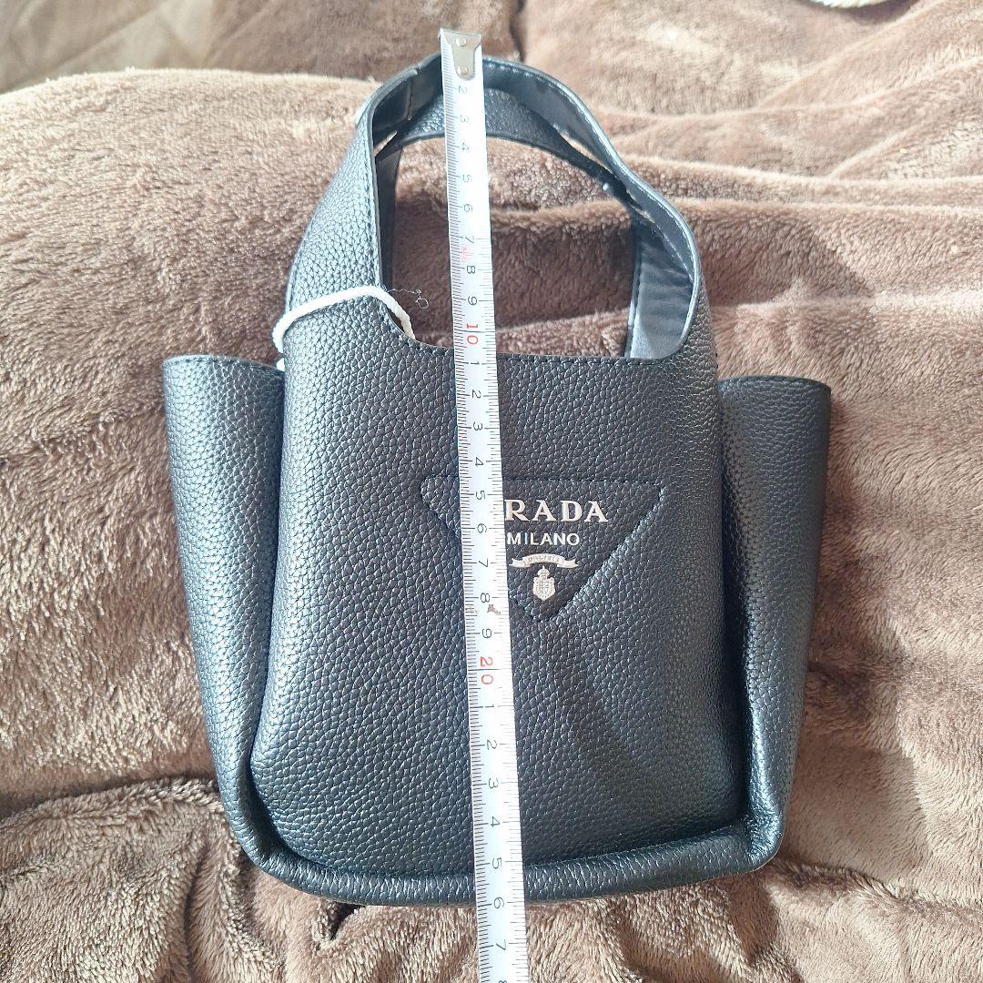 PRADA ノベルティ黒 レザーハンドバッグ