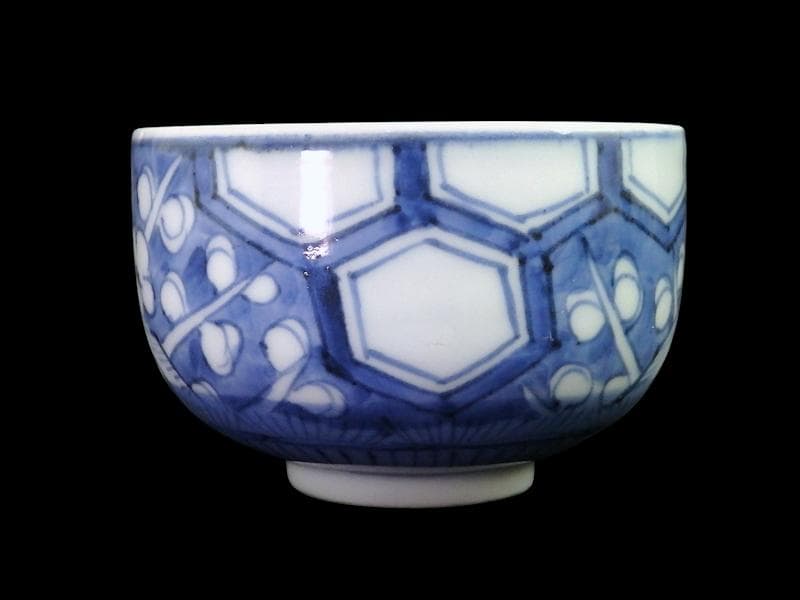 古伊万里　染付 亀甲紋に梅の図　りん茶碗　A598AS-fbvc