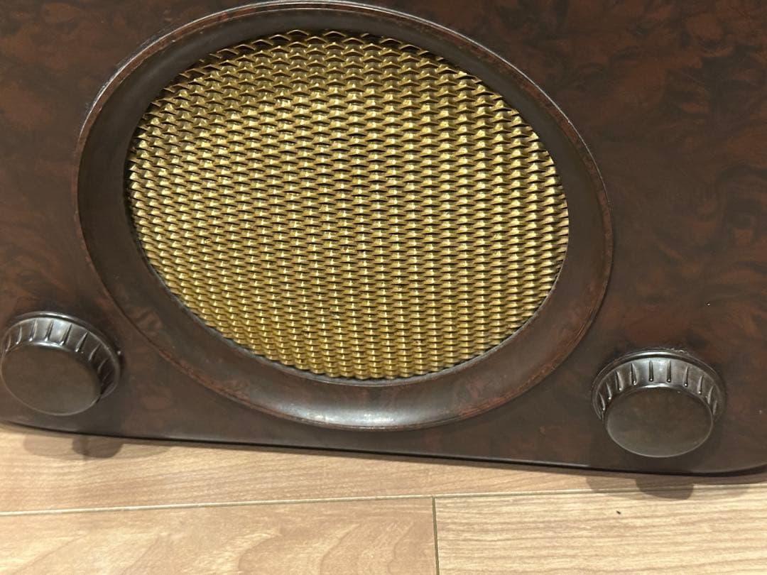 1950イギリス、ブッシュ真空管ラジオ。
