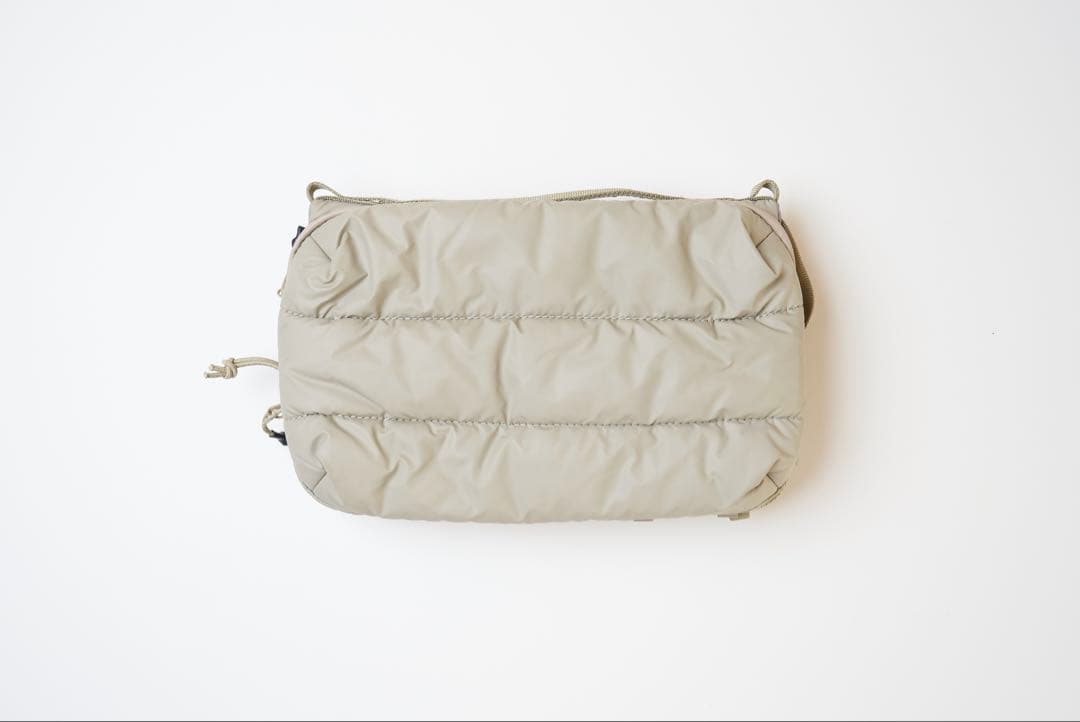 topologie クッションショルダーバッグ ベージュ　バッグ単体