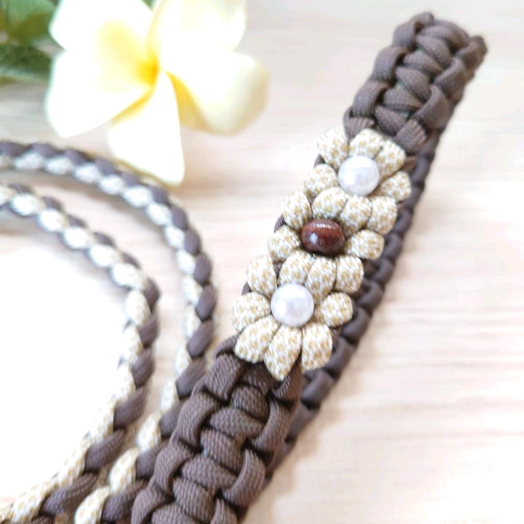 パラコードリード❥ブラウン×マスタードベージュホワイト お花3つ №038