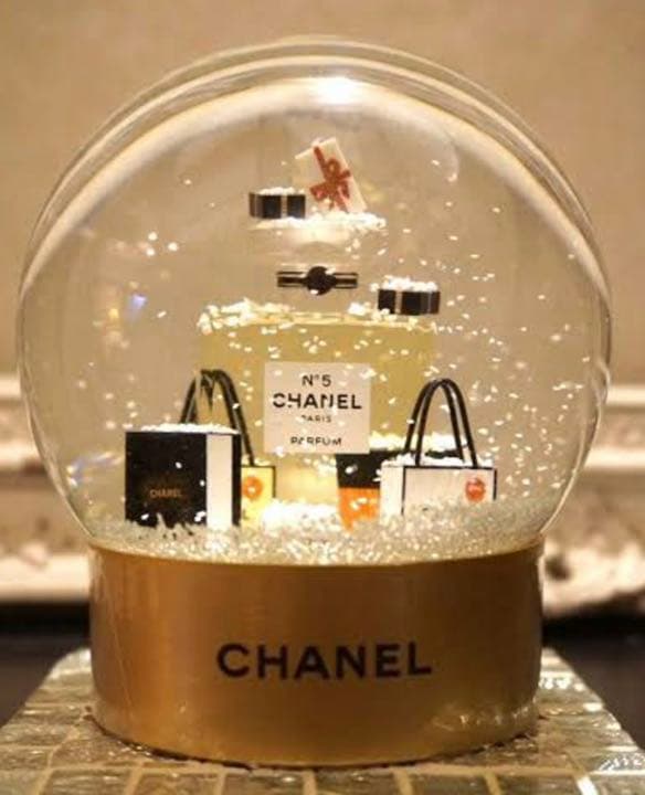 CHANEL スノードーム