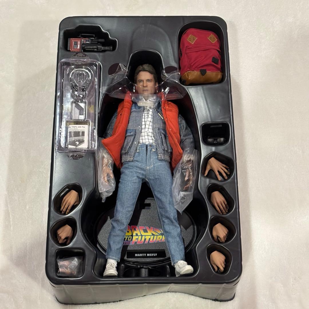ホットトイズ バックトゥザフューチャー 1/6 マーティ・マクフライ