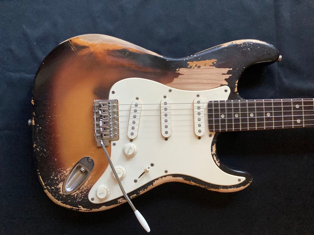 早い者勝ち　#12ストラトキャスタータイプ　ニトロセルロースラッカー塗装
