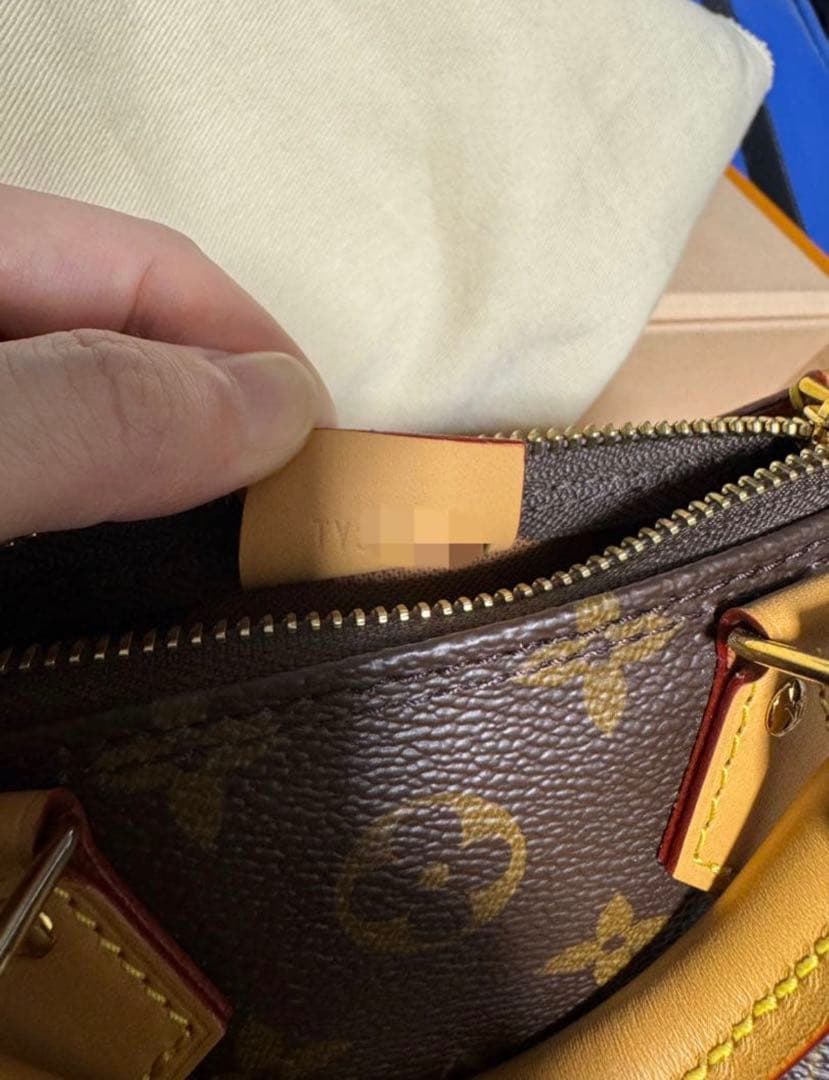 Louis Vuitton ナノスピーディー