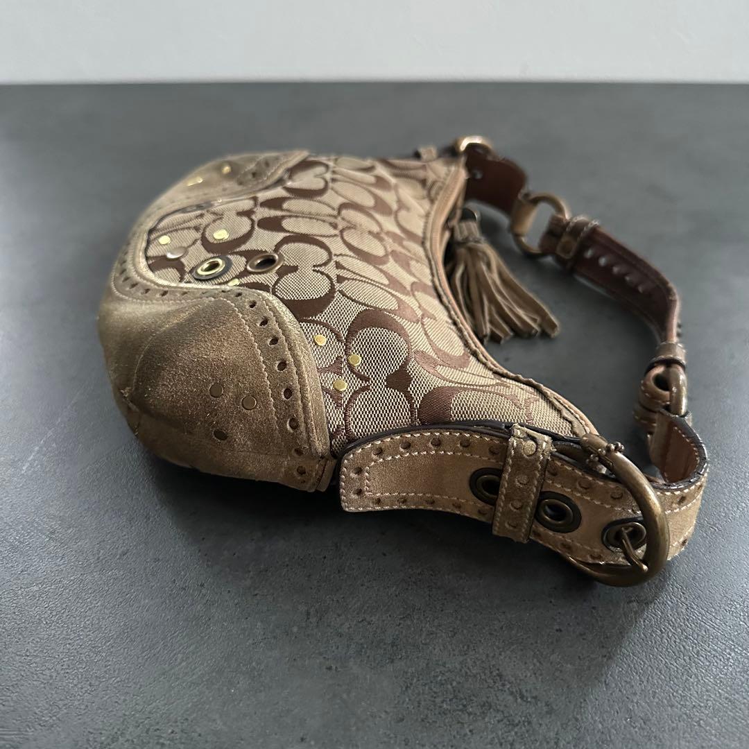 バッグ COACH Signature Suede Studded Hobo Bag