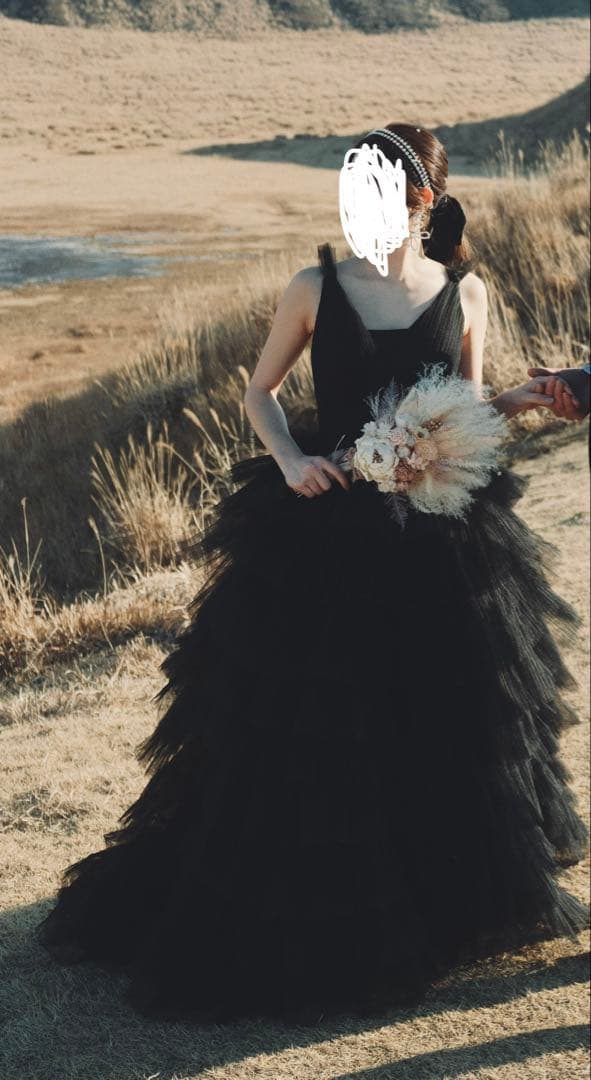 【美品】ディープV ブラックウェディングドレス