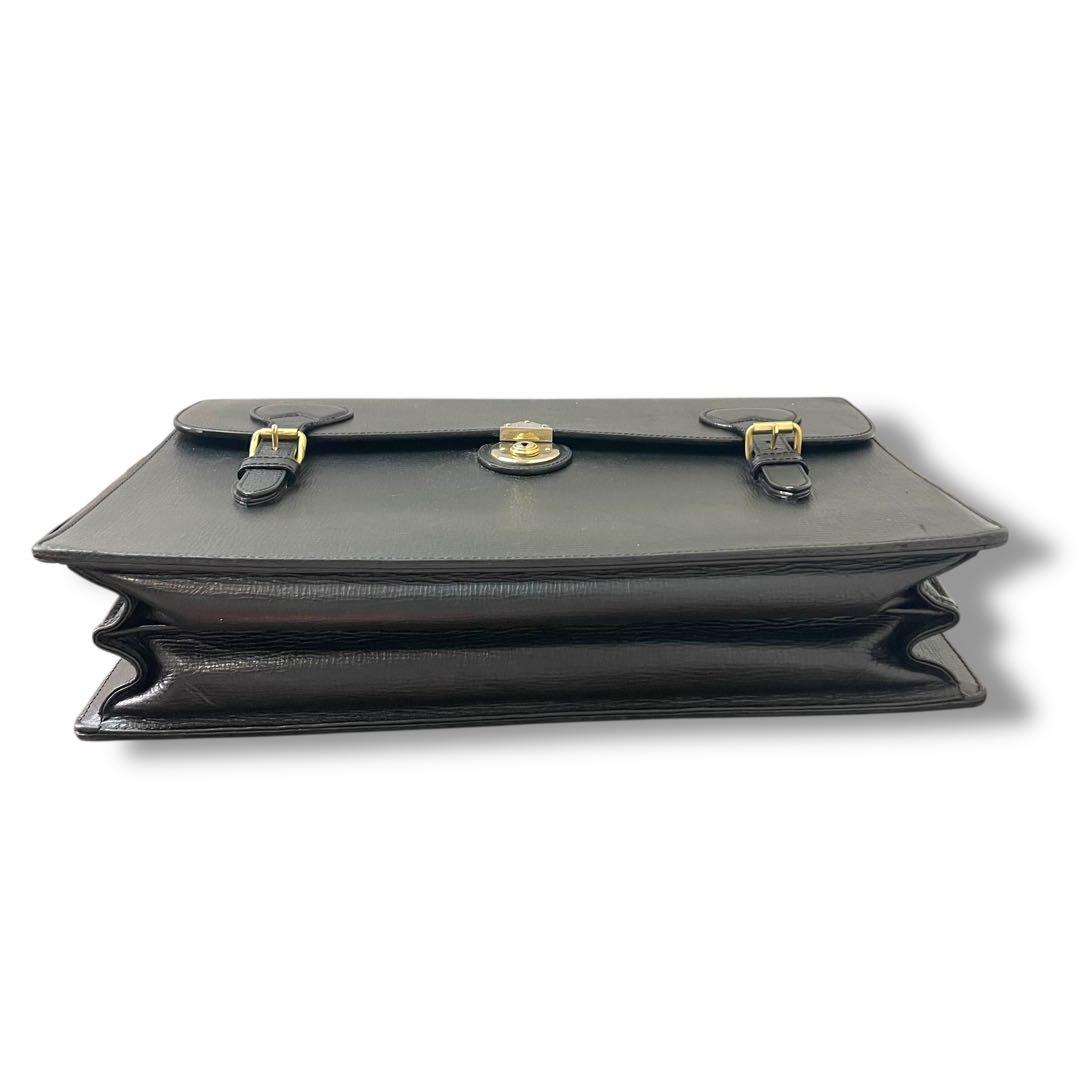 BURBERRY バーバリー　ビジネスバッグ 黒 オールレザー フラップ 金具