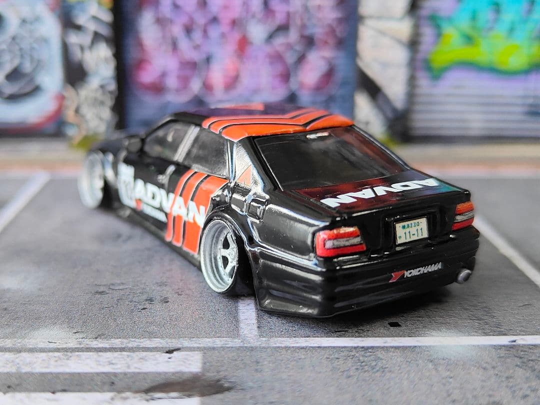 ホットウィールカスタム チェイサー 全塗装 ブラック 深リム トミカ改造アドバン