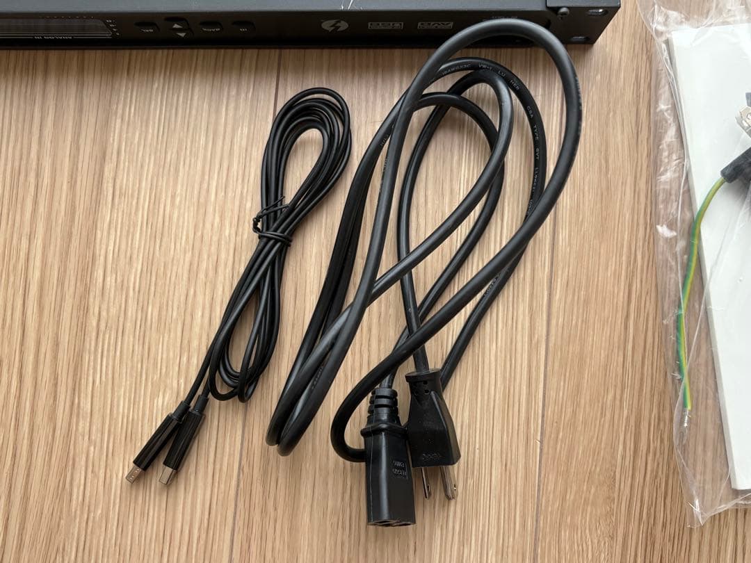 MOTU 16A Thunderboltケーブルおまけ付き - メルカリ