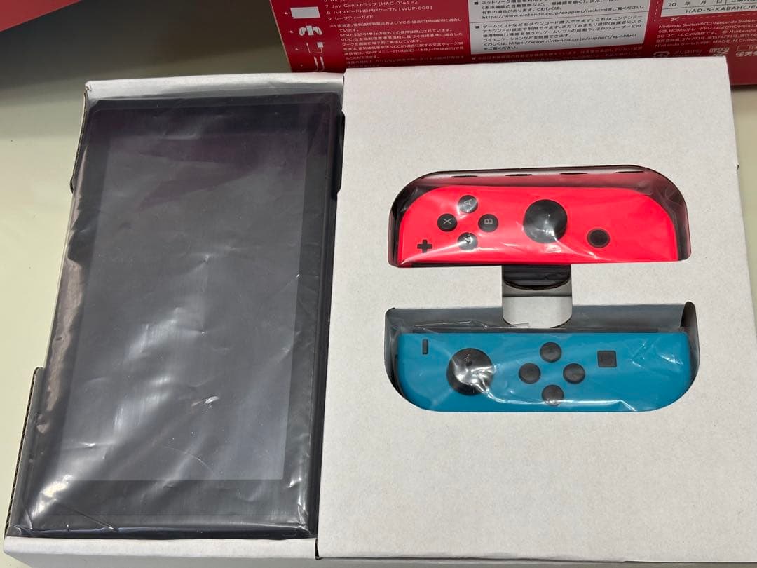 ぐ*様 Nintendo Switch 本体 青/赤 Joy-Con付き　新品同